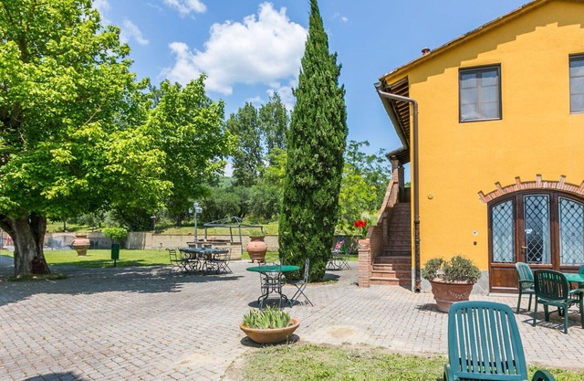 Acogedor apartamento en villa para 4 personas con WIFI, piscina, A/C, TV y aparcamiento