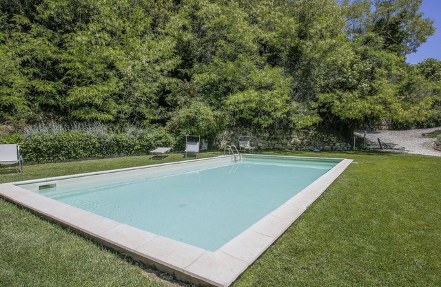Bonito apartamento en villa para 3 personas con piscina, WIFI, TV, mascotas permitida y aparcamiento