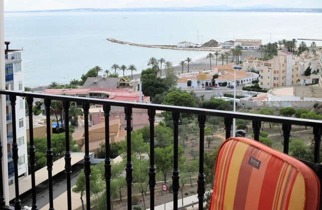 Bonito apartamento a 500 metros de la playa, Piscina, Parking,Wi-Fi, TV Satélite