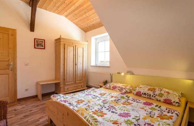 Acogedor apartamento para 8 personas con piscina, WIFI, TV, patio, mascotas permitida y aparcamiento