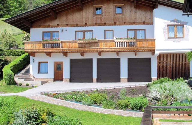 Bonito apartamento para 5 personas con WIFI, TV, patio y aparcamiento