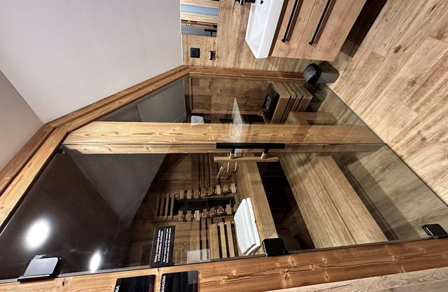 Precioso apartamento para 13 personas con WIFI, TV, balcón, vista panorámica y aparcamiento