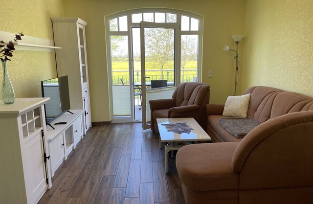 Acogedor apartamento para 3 personas con WIFI, TV, balcón, mascotas permitida y aparcamiento