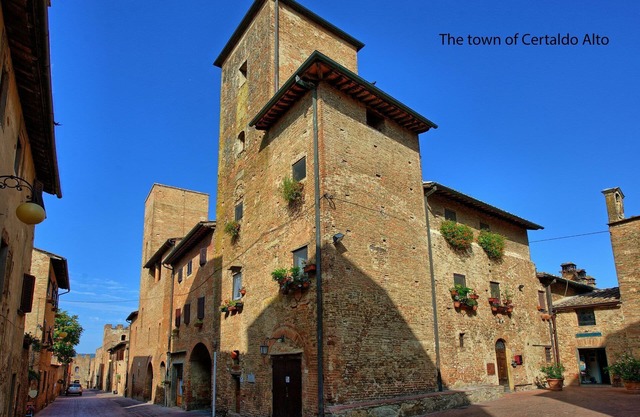 Acogedor apartamento con WIFI, TV, mascotas permitida y aparcamiento, cerca de San Gimignano