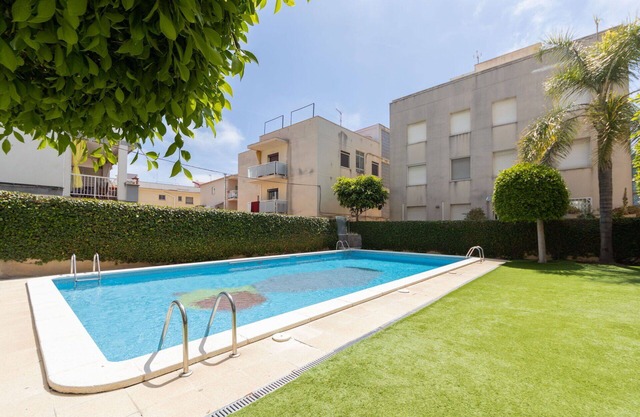 Bonito apartamento para 4 personas con piscina, WIFI, A/C, TV y balcón