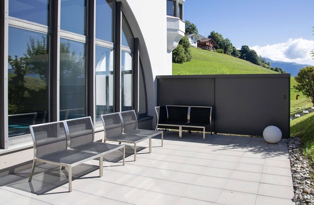 Hermoso apartamento para 4 personas con WIFI, piscina, TV, patio, vista panorámica y aparcamiento