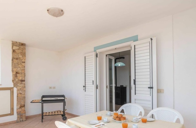 Nice apartment for 4 guests with TV, terrace, pets allowed and parking