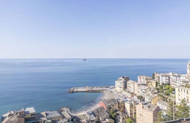 Bonito apartamento para 4 personas con A/C, WIFI, TV y aparcamiento, cerca de Génova