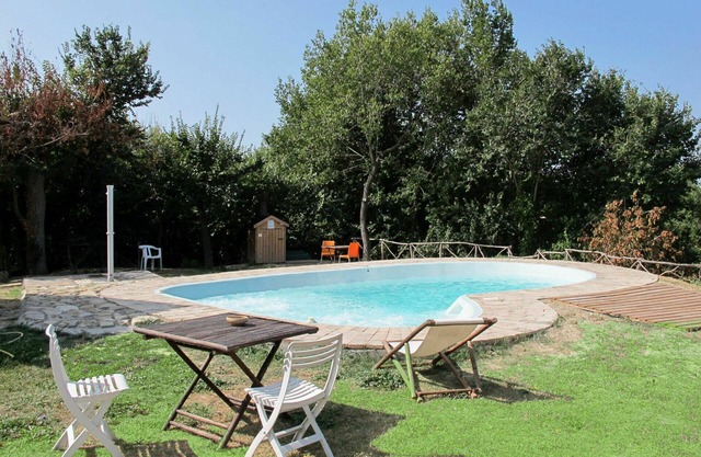 Precioso apartamento con WIFI, piscina, A/C, TV, patio, mascotas permitida y aparcamiento