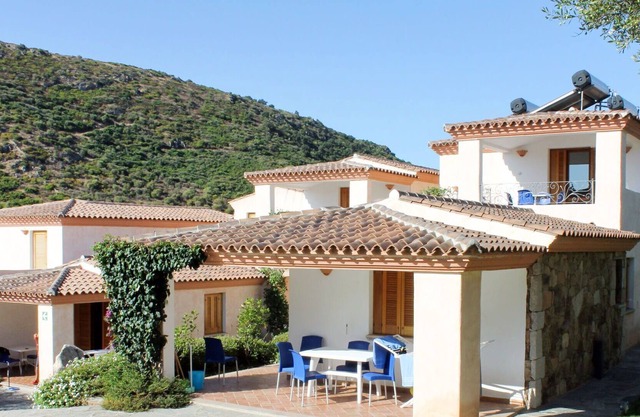 Nice apartment for 4 people with pool, WIFI, A/C, TV, terrace, pets allowed and parking