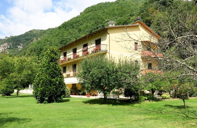 Precioso apartamento para 5 personas con WIFI, piscina, TV, patio y aparcamiento