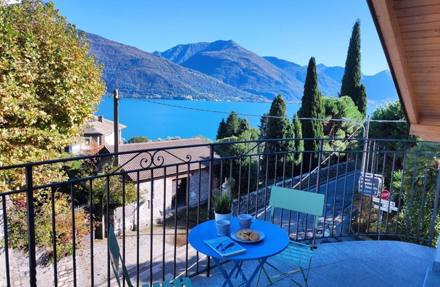 Bonito apartamento para 5 personas con A/C, WIFI, TV y balcón