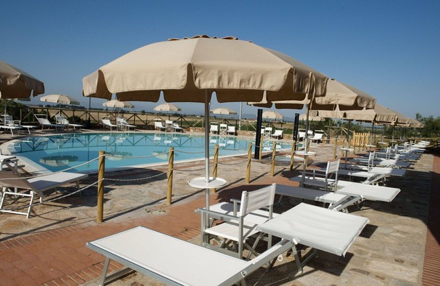 Bonito apartamento para 6 personas con piscina, A/C, TV, patio, vista panorámica y aparcamiento