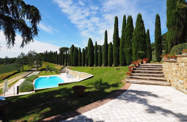 Acogedor apartamento con WIFI, piscina, vista panorámica y aparcamiento, cerca de San Gimignano