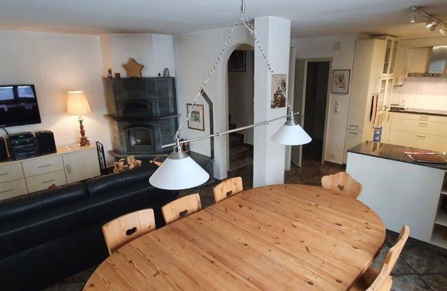 Hermoso apartamento para 7 personas con WIFI, TV, balcón y mascotas permitida