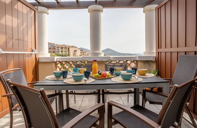Nice apartment for 6 guests with WIFI, pool, TV, terrace and pets allowed