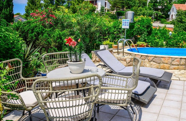 Precioso apartamento para 4 personas con A/C, WIFI, piscina, TV, patio y aparcamiento