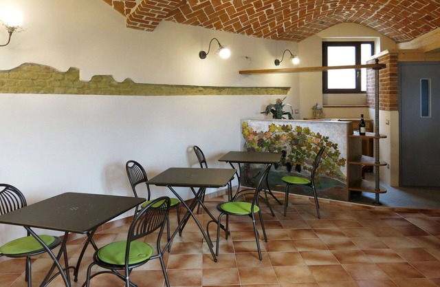 Bonito apartamento para 9 personas con WIFI, piscina, TV, patio, mascotas permitida y aparcamiento
