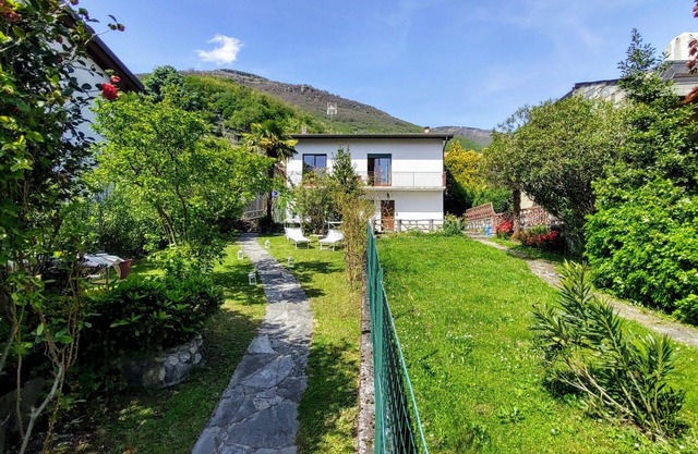 Hermoso apartamento para 3 personas con WIFI, TV, terraza y aparcamiento