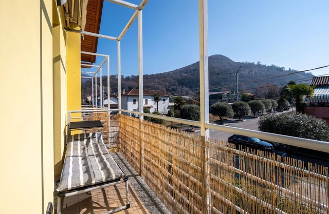 Bonito apartamento para 5 personas con piscina, A/C, WIFI, TV, terraza y mascotas permitida