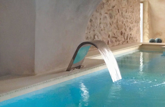 Acogedor apartamento con WIFI, piscina privada, TV, patio, mascotas permitida y aparcamiento