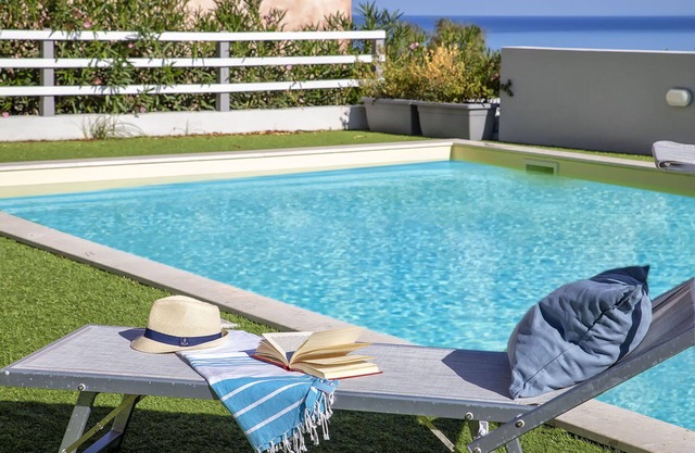Precioso apartamento para 5 personas con A/C, WIFI, piscina, TV, terraza y aparcamiento