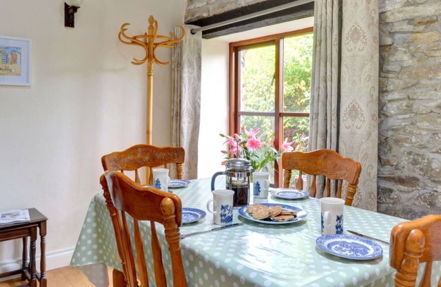 Precioso apartamento en villa para 2 personas con WIFI, TV, mascotas permitida y aparcamiento