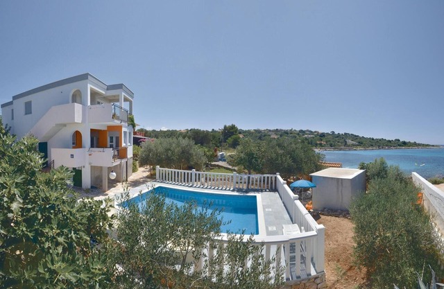 Bonito apartamento en Drvenik Mali