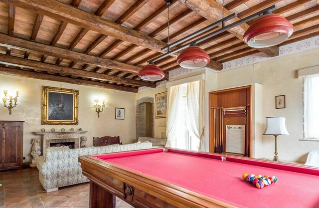 Bonito apartamento en villa para 9 personas con WIFI, piscina privada, A/C, TV, patio y aparcamiento