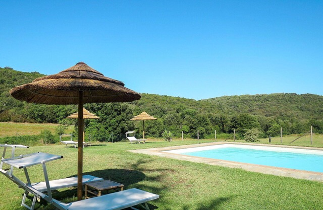 Precioso apartamento en villa para 2 personas con piscina, WIFI, TV, patio y aparcamiento