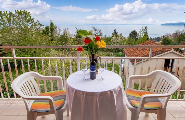 Bonito apartamento en Lovran con WiFi
