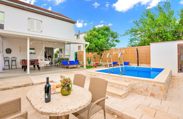 Bonito apartamento en Metkovic
