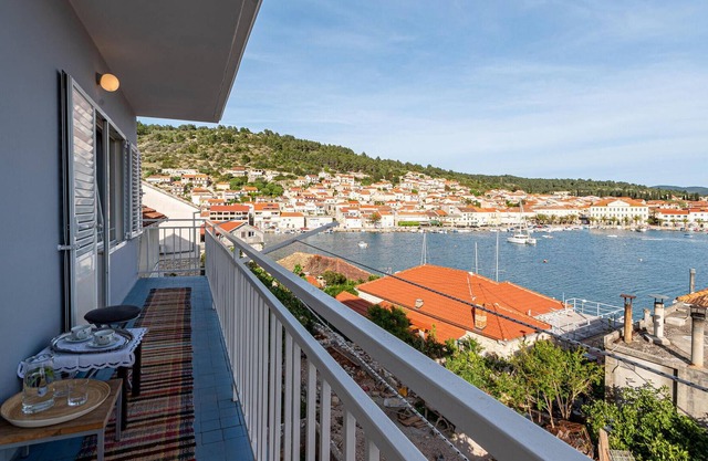 Nice Apartment in Vela Luka With Wifi and 2 Bedrooms