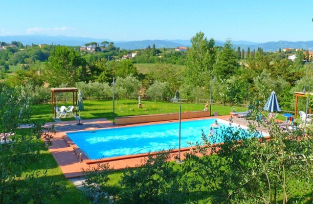 Precioso apartamento en villa con piscina, A/C, WIFI, mascotas permitida y aparcamiento