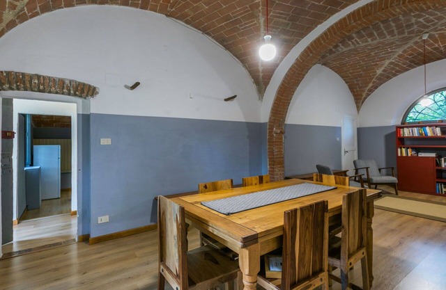 Hermoso apartamento en villa para 4 personas con WIFI, piscina, mascotas permitida y aparcamiento