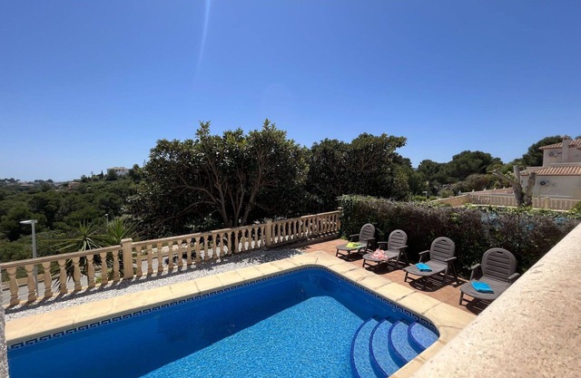 Apartamento en villa con A/C, piscina privada, WIFI, TV, terraza, mascotas permitida, aparcamiento