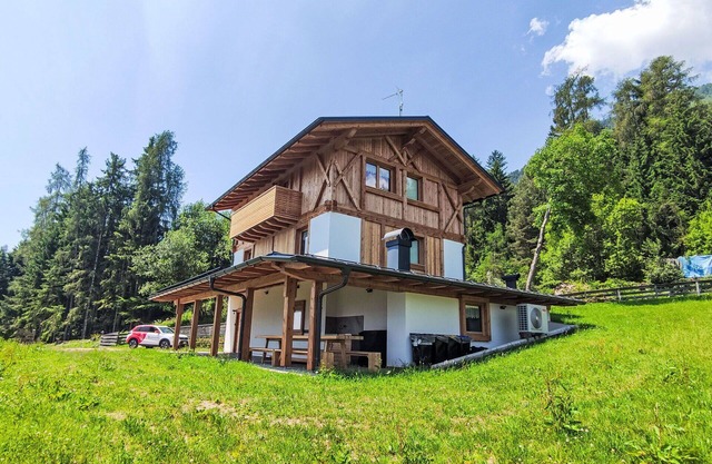 Acogedor apartamento en villa para 12 personas con WIFI, TV, patio y aparcamiento