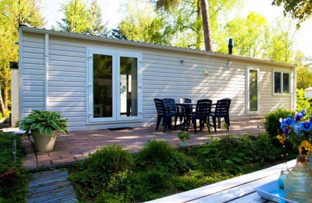Bonito apartamento en villa para 4 personas con WIFI, piscina, TV, terraza y aparcamiento