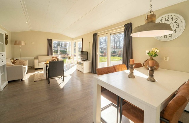 Bonito apartamento en villa para 6 personas con piscina, WIFI, TV, terraza y aparcamiento