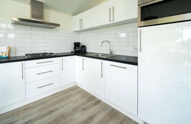 Precioso apartamento en villa para 4 personas con WIFI, piscina, TV, terraza y aparcamiento