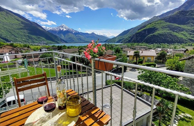Hermoso apartamento para 5 personas con WIFI, TV, terraza y aparcamiento