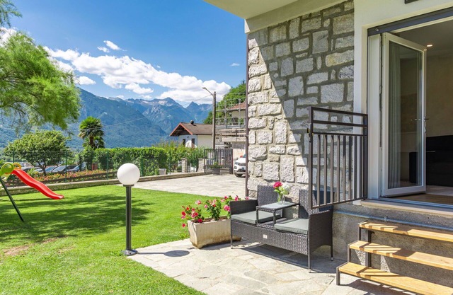Acogedor apartamento para 3 personas con A/C, WIFI, TV, patio y aparcamiento
