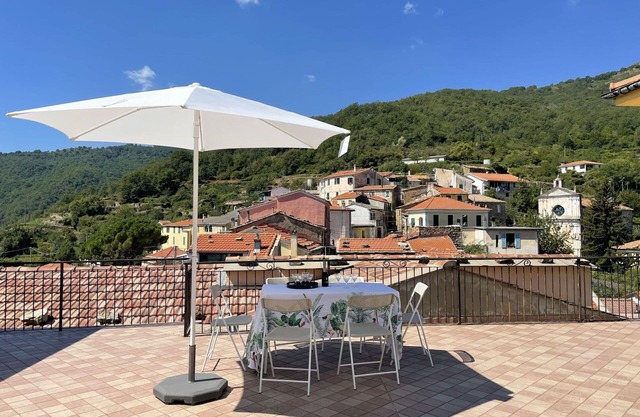 Bonito apartamento para 6 personas con WIFI, TV, terraza, mascotas permitida y aparcamiento