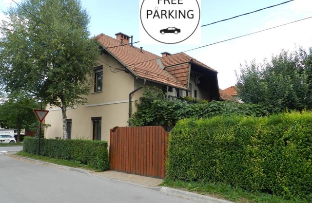 Nice apartment with free car parking, WiFi and bikes for free