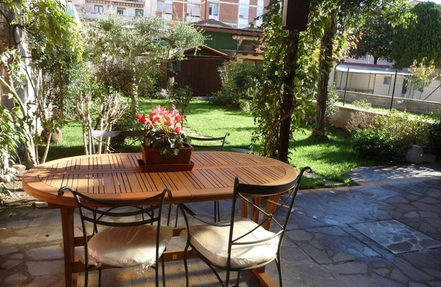 Bonito apartamento con jardín!