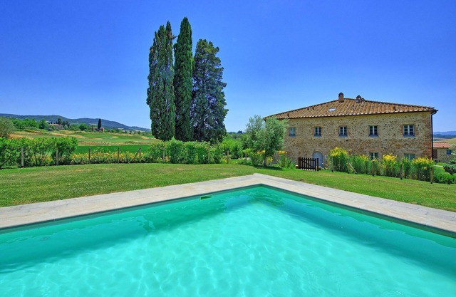 Apartamento con piscina, WIFI, A/C, TV, patio, vista panorámica, cerca de San Gimignano
