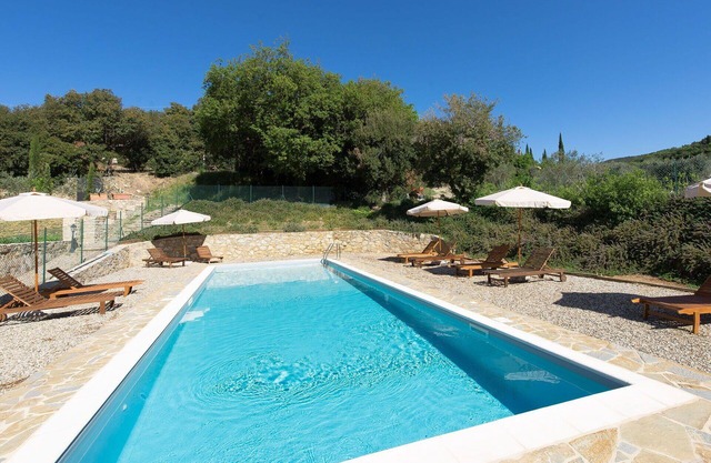 Apartamento con piscina, WIFI, A/C, TV, patio, vista panorámica, aparcamiento, cerca de Siena