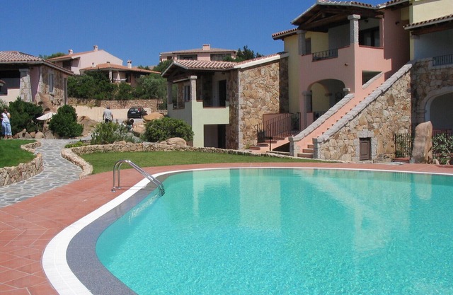 San Teodoro:Precioso apartamento con azotea en elegante residencia con piscina