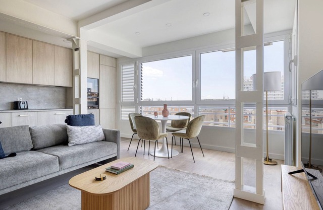 Nice Bernabéu 2BR w/ Rooftop Pool & Doorman, by Blueground