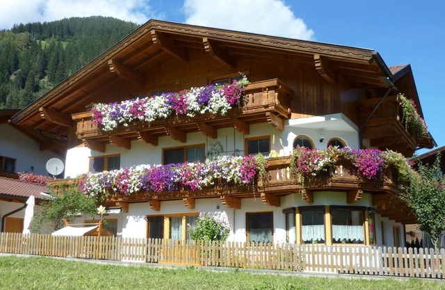 Bonito apartamento acogedor en una ubicación céntrica y tranquila con vistas a la montaña.